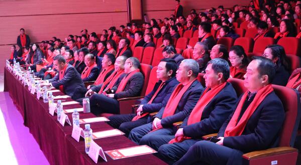 穩(wěn)步前行，超越升華！三陸康集團2018員工表彰大會暨2019新春年會。