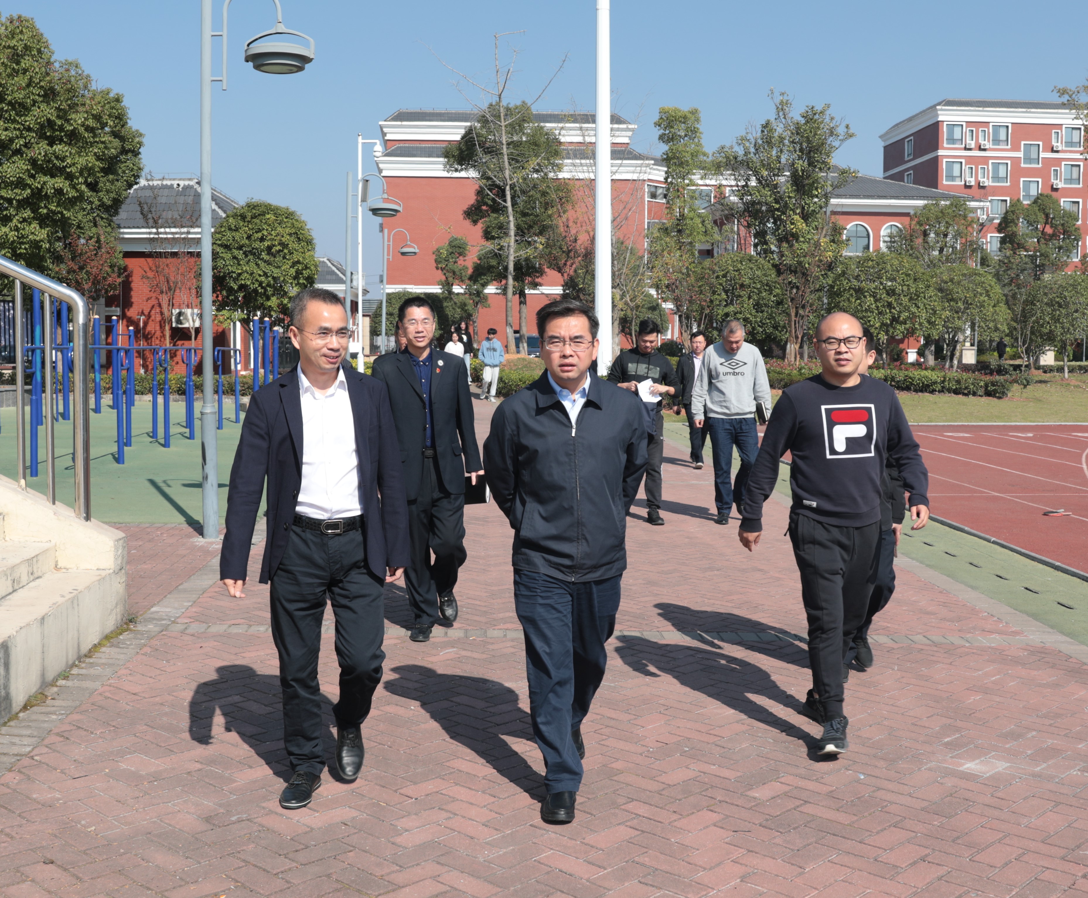 經(jīng)開區(qū)黨工委書記張俊蒞臨宜春昌黎實(shí)驗(yàn)學(xué)?？疾煺{(diào)研